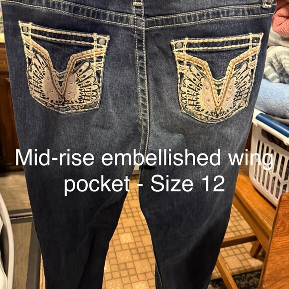 NEW Vigoss® Mid Rise Embellished Wing Pocket Slim Boot Jean - Picture 1 of 2